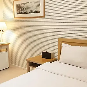 golden-park-hotel.jejukoreahotels.com/